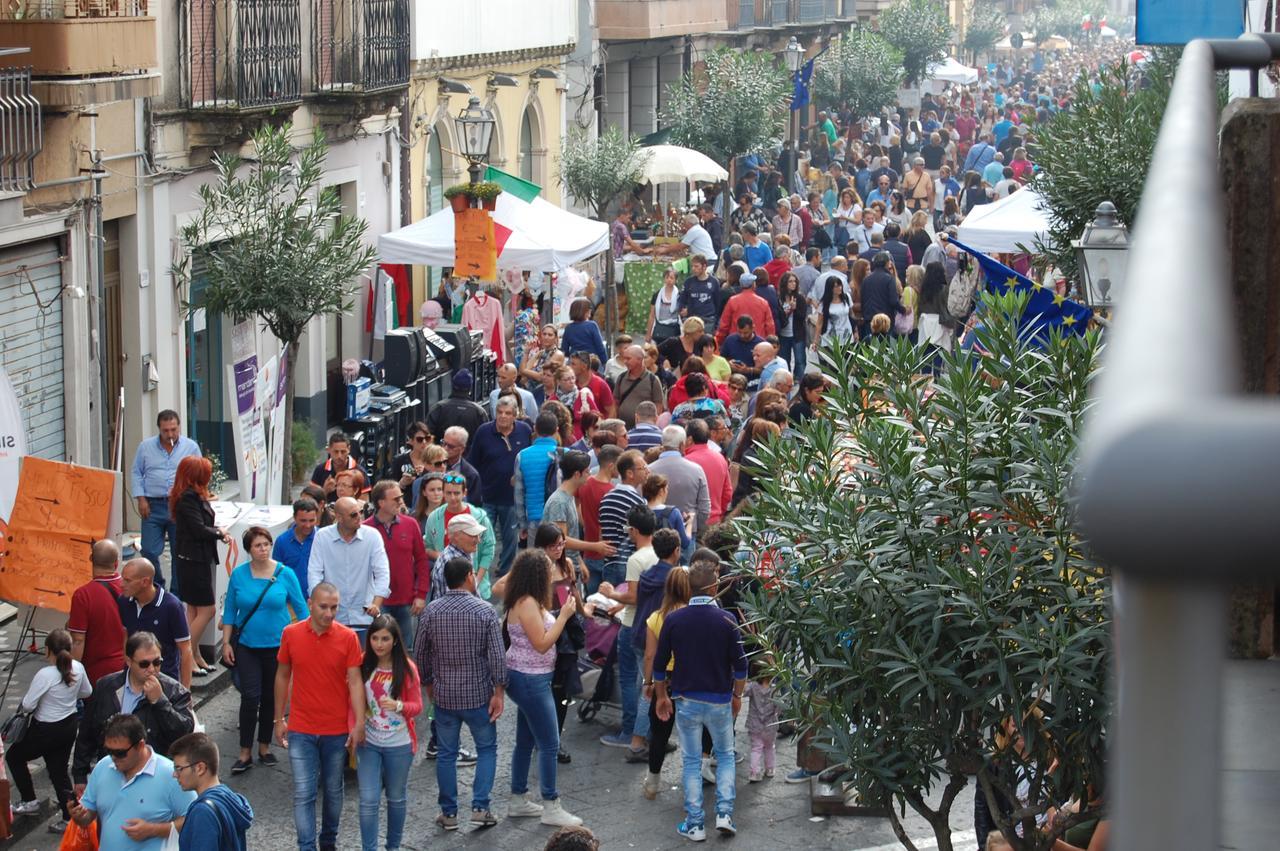B&B Il Rosso E Il Nero Zafferana Etnea Exterior foto